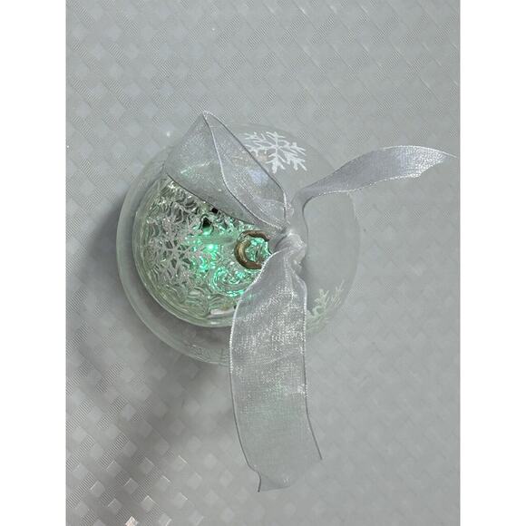 3.5” Glass Dome Light Up Christmas Angel W/ Heart Ornament Snowflake Etchings - Picture 6 of 10